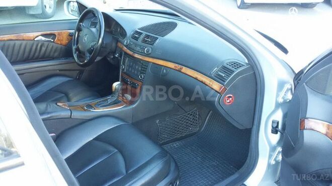Mercedes E 270 2002, 259,763 km - 2.7 l - Bakı