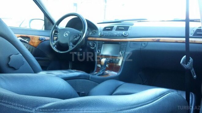 Mercedes E 270 2002, 259,763 km - 2.7 l - Bakı