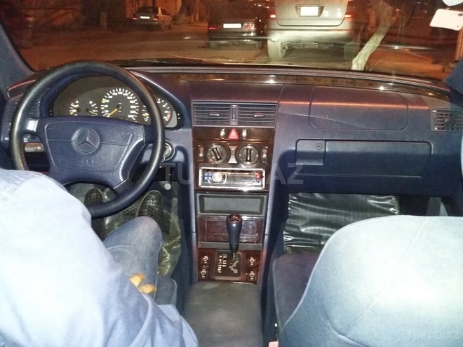 Mercedes C 200 1997, 232,000 km - 2.0 l - Sumqayıt
