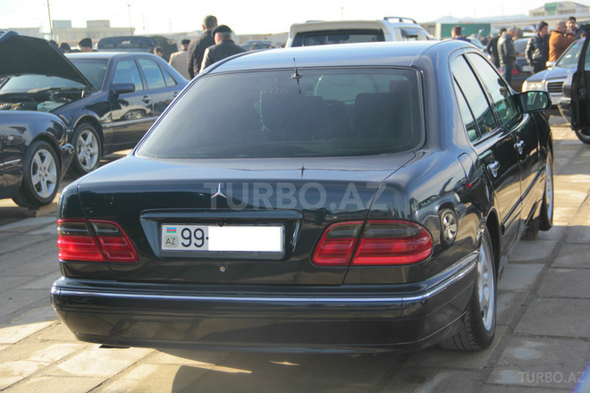 Mercedes E 200 1999, 200,000 km - 2.0 l - Bakı