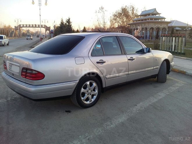 Mercedes E 240 1999, 252,588 km - 2.4 л - Xaçmaz