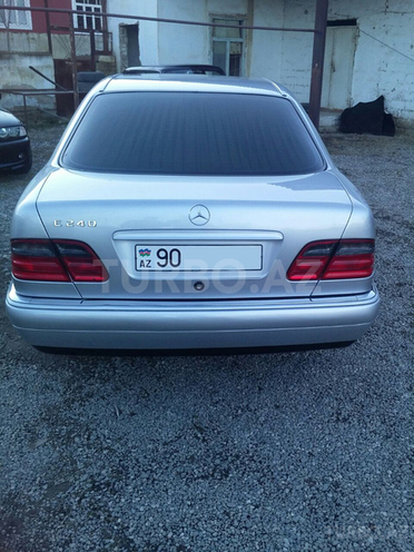Mercedes E 240 1999, 252,588 km - 2.4 л - Xaçmaz