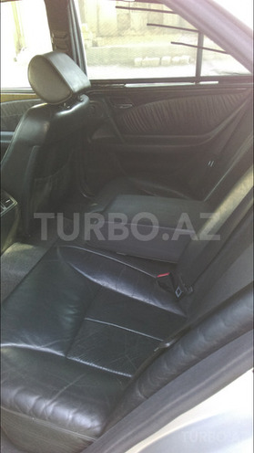 Mercedes E 220 1999, 440,000 km - 0.2 l - Sumqayıt