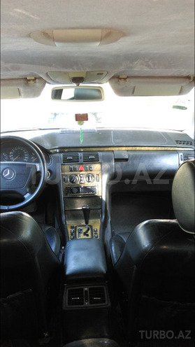 Mercedes E 220 1999, 440,000 km - 0.2 l - Sumqayıt