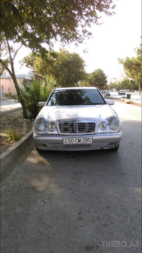 Mercedes E 220 1999, 440,000 km - 0.2 l - Sumqayıt