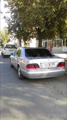 Mercedes E 220 1999, 440,000 km - 0.2 l - Sumqayıt