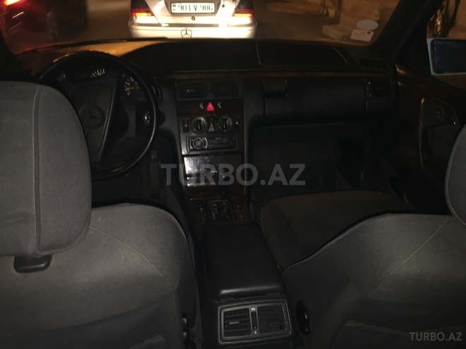 Mercedes C 240 1988, 225,000 km - 2.4 l - Bakı