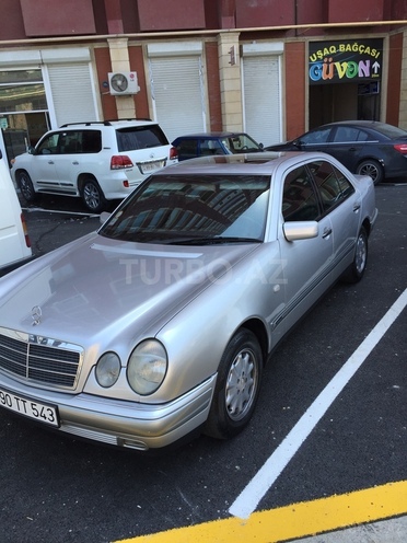 Mercedes C 240 1988, 225,000 km - 2.4 l - Bakı