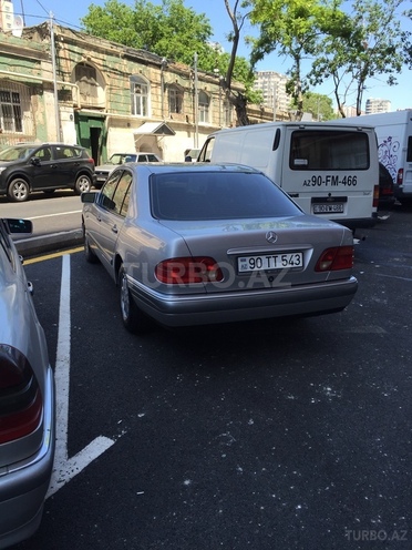 Mercedes C 240 1988, 225,000 km - 2.4 l - Bakı