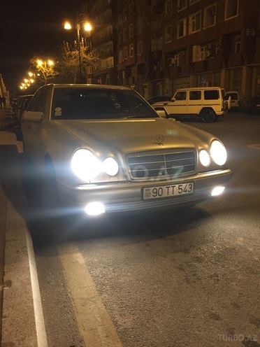 Mercedes C 240 1988, 225,000 km - 2.4 l - Bakı