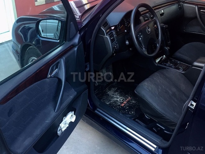 Mercedes E 270 2001, 209,893 km - 2.7 l - Sumqayıt