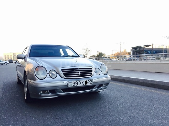Mercedes E 270 2001, 233,000 km - 2.7 l - Bakı