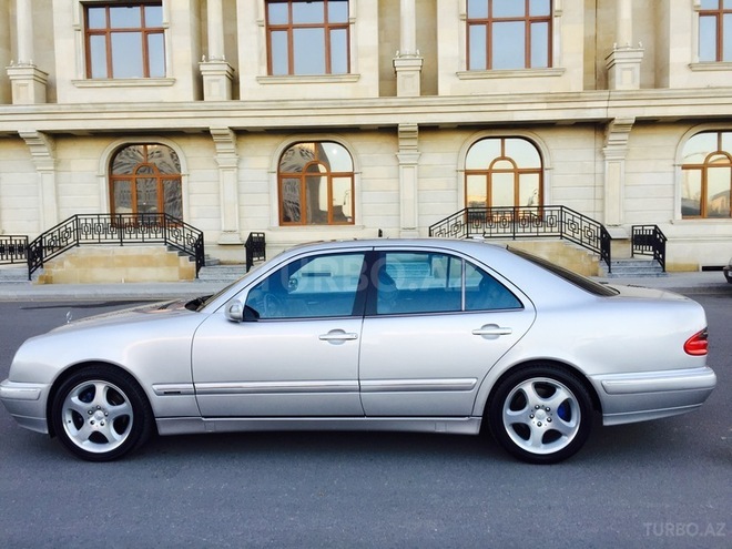 Mercedes E 270 2001, 233,000 km - 2.7 l - Bakı