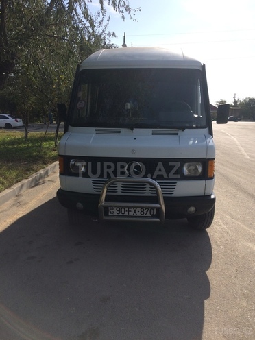 Mercedes 208 D 1991, 383,000 km - 2.3 l - Sumqayıt