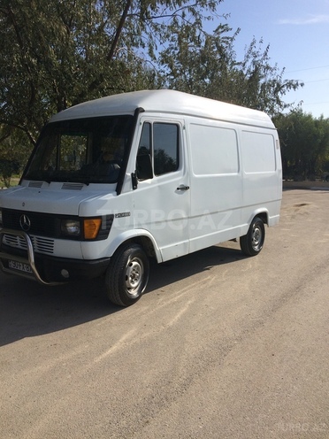 Mercedes 208 D 1991, 383,000 km - 2.3 l - Sumqayıt