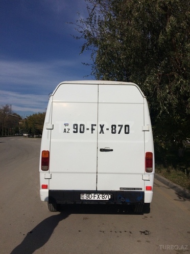 Mercedes 208 D 1991, 383,000 km - 2.3 l - Sumqayıt