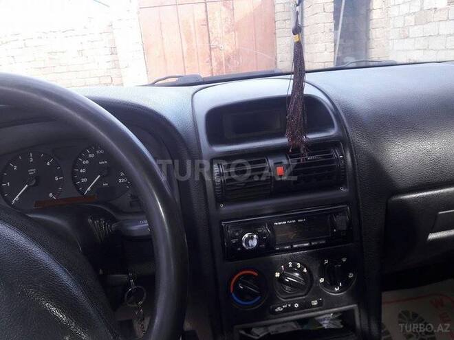 Opel Astra 2001, 240,000 km - 2.0 л - Bakı