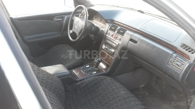 Mercedes E 290 1996, 176,500 km - 2.9 l - Bakı
