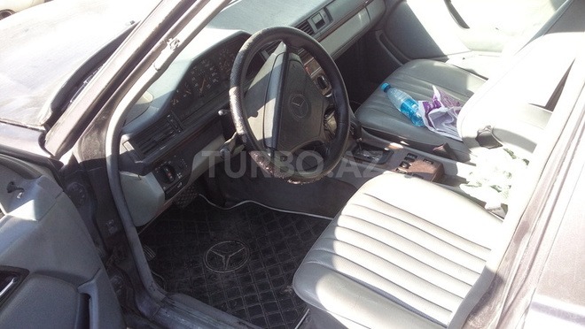 Mercedes E 220 1994, 187,000 km - 2.2 l - Bakı