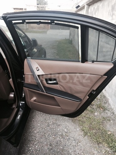 BMW 525 2006, 195,000 km - 0.3 l - Mingəçevir