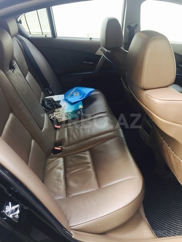 BMW 525 2006, 195,000 km - 0.3 l - Mingəçevir