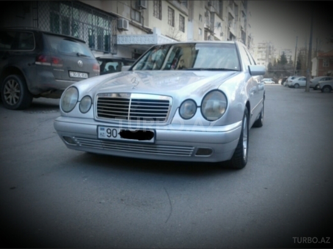 Mercedes E 240 1999, 195,000 km - 2.4 l - Bakı
