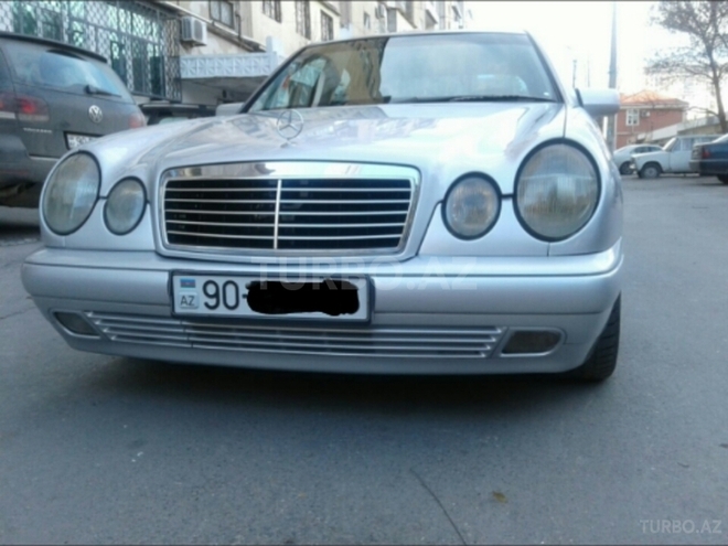Mercedes E 240 1999, 195,000 km - 2.4 l - Bakı