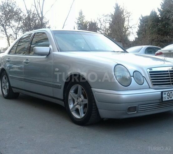 Mercedes E 240 1999, 195,000 km - 2.4 l - Bakı