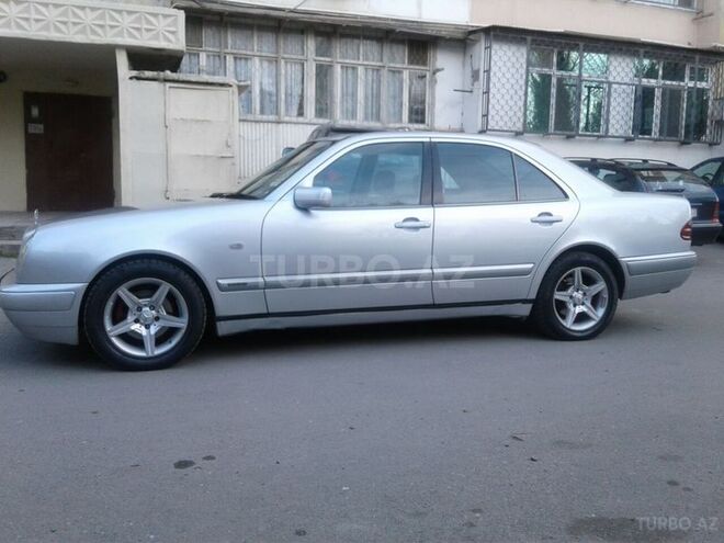 Mercedes E 240 1999, 195,000 km - 2.4 l - Bakı