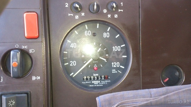 Mercedes 609 D 1993, 260,000 km - 4.0 l - Quba