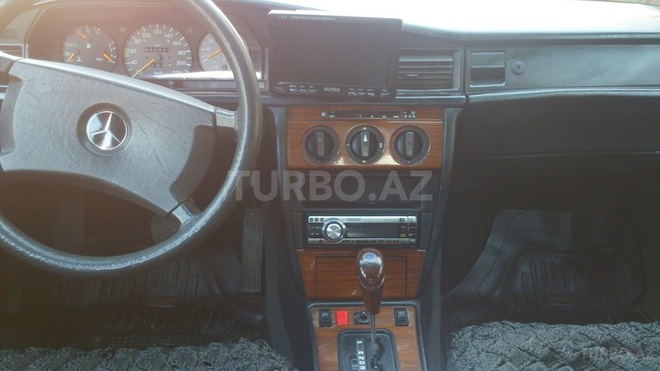 Mercedes 190 1991, 320,000 km - 2.0 l - Bakı