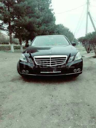Mercedes E 200 2010, 127,000 km - 2.2 л - Yevlax