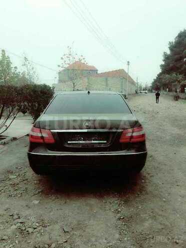 Mercedes E 200 2010, 127,000 km - 2.2 л - Yevlax