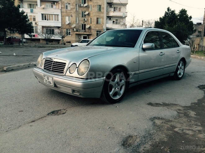 Mercedes E 280 1996, 268,000 km - 2.8 l - Sumqayıt