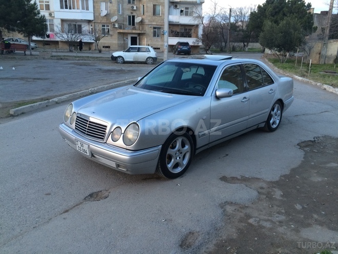 Mercedes E 280 1996, 268,000 km - 2.8 l - Sumqayıt