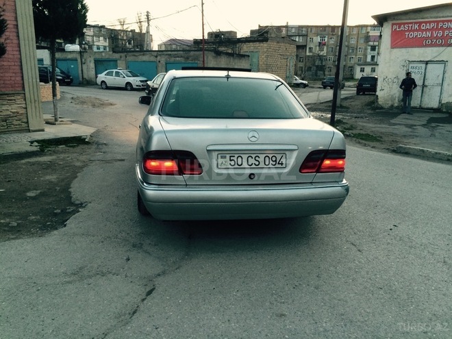 Mercedes E 280 1996, 268,000 km - 2.8 l - Sumqayıt