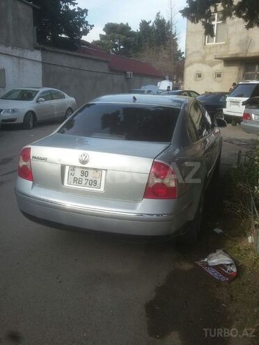 Volkswagen Passat 2004, 143,000 km - 2.0 л - Bakı
