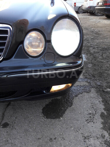 Mercedes E 220 2000, 279,400 km - 2.2 л - Bakı