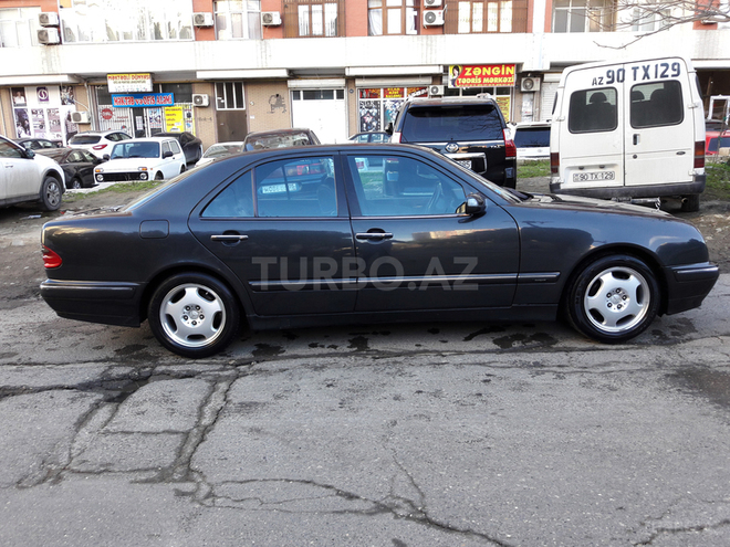 Mercedes E 220 2000, 279,400 km - 2.2 л - Bakı