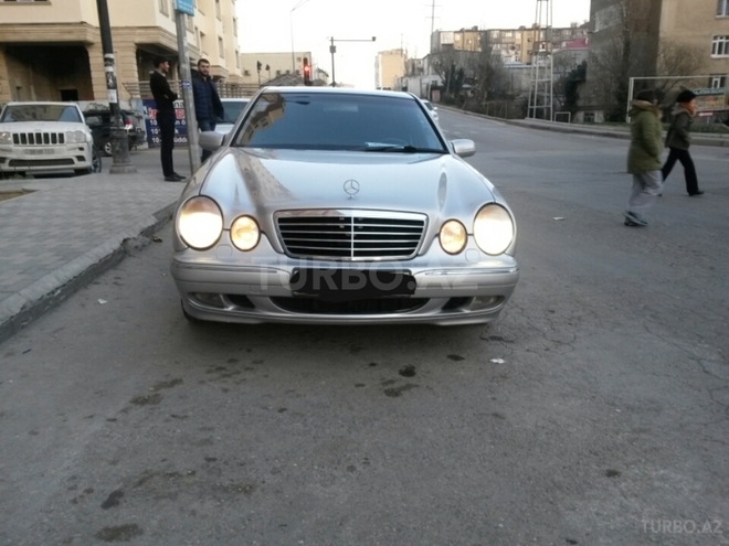 Mercedes E 220 1999, 269,156 km - 2.2 l - Bakı