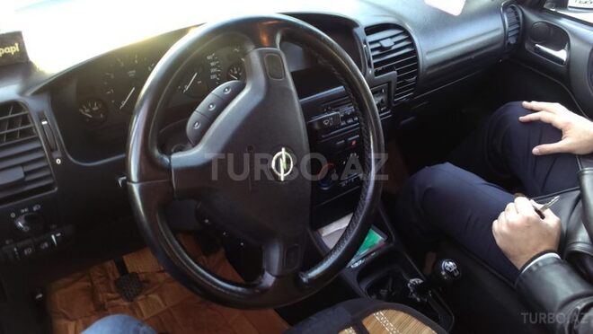 Opel Zafira 1999, 235,000 km - 2.0 л - Bakı