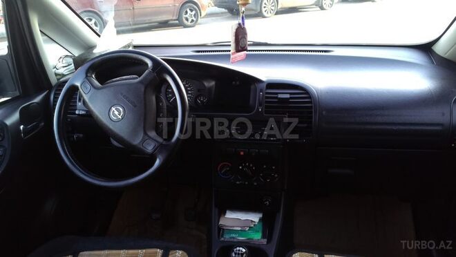 Opel Zafira 1999, 235,000 km - 2.0 л - Bakı