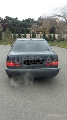 Mercedes E 280 1998, 176,000 km - 2.8 l - Sumqayıt