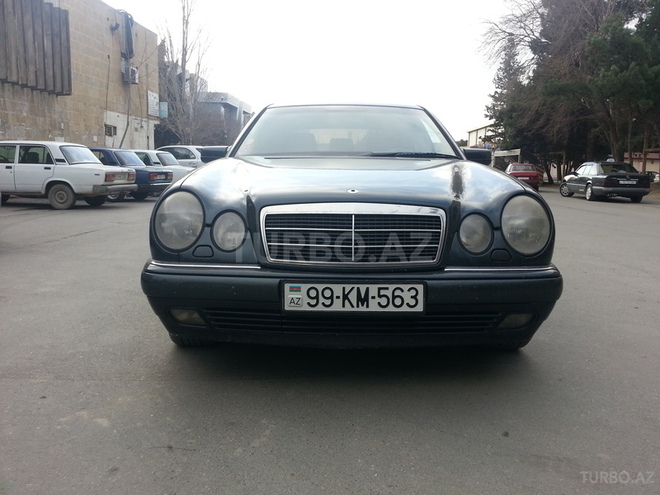 Mercedes E 200 1998, 290,000 km - 2.0 l - Bakı