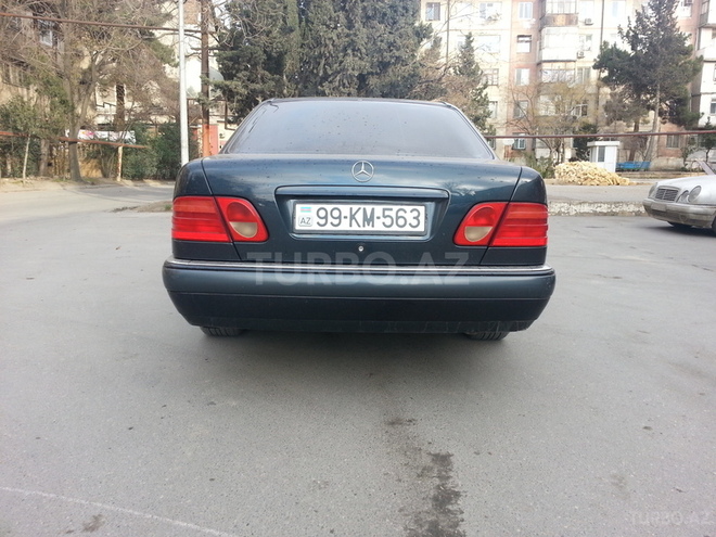 Mercedes E 200 1998, 290,000 km - 2.0 l - Bakı