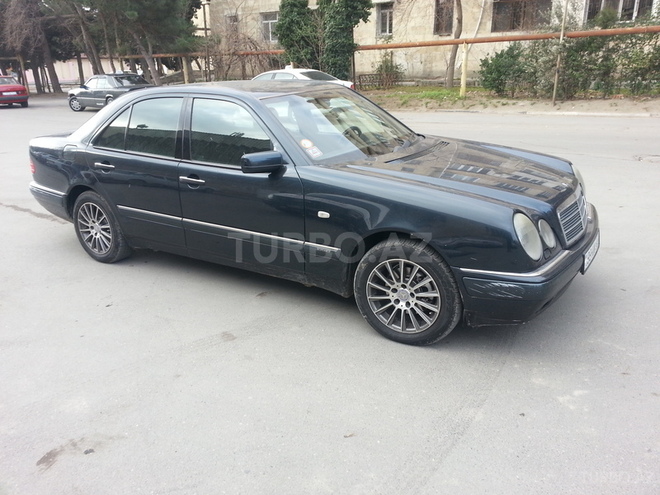 Mercedes E 200 1998, 290,000 km - 2.0 l - Bakı