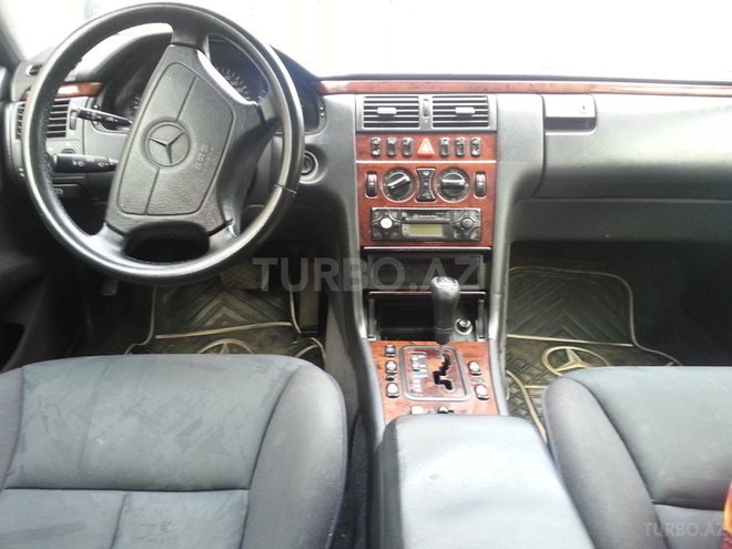 Mercedes E 200 1998, 290,000 km - 2.0 l - Bakı