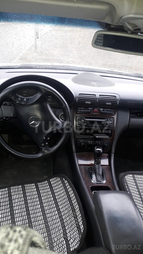 Mercedes C 240 2000, 265,000 km - 2.4 l - Naftalan