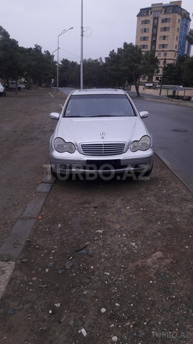 Mercedes C 240 2000, 265,000 km - 2.4 l - Naftalan
