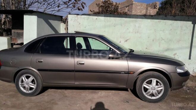 Opel Vectra 1996, 272,701 km - 2.0 l - Bakı